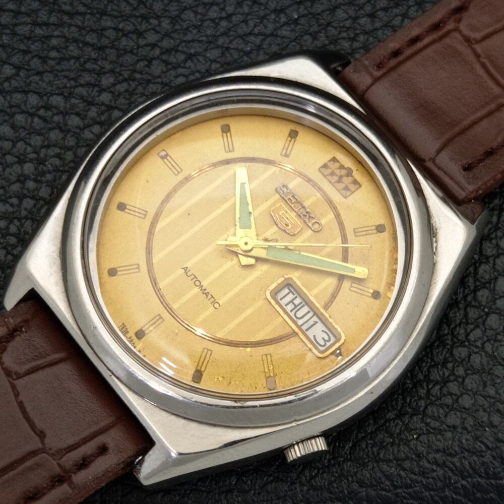 Vintage 1993 Seiko Automatic Mens Silver Watch W/daydate & Gold accents - Picture 6 of 10
